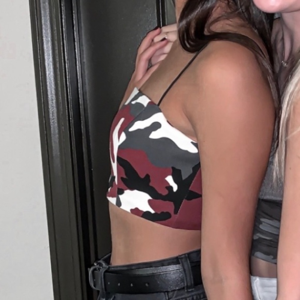 Tobi camp crop top